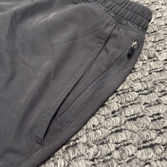 Tasc Performance Athletic Shorts Men’s Size Small Lined Athleisure Workout Gray - Picture 10 of 11